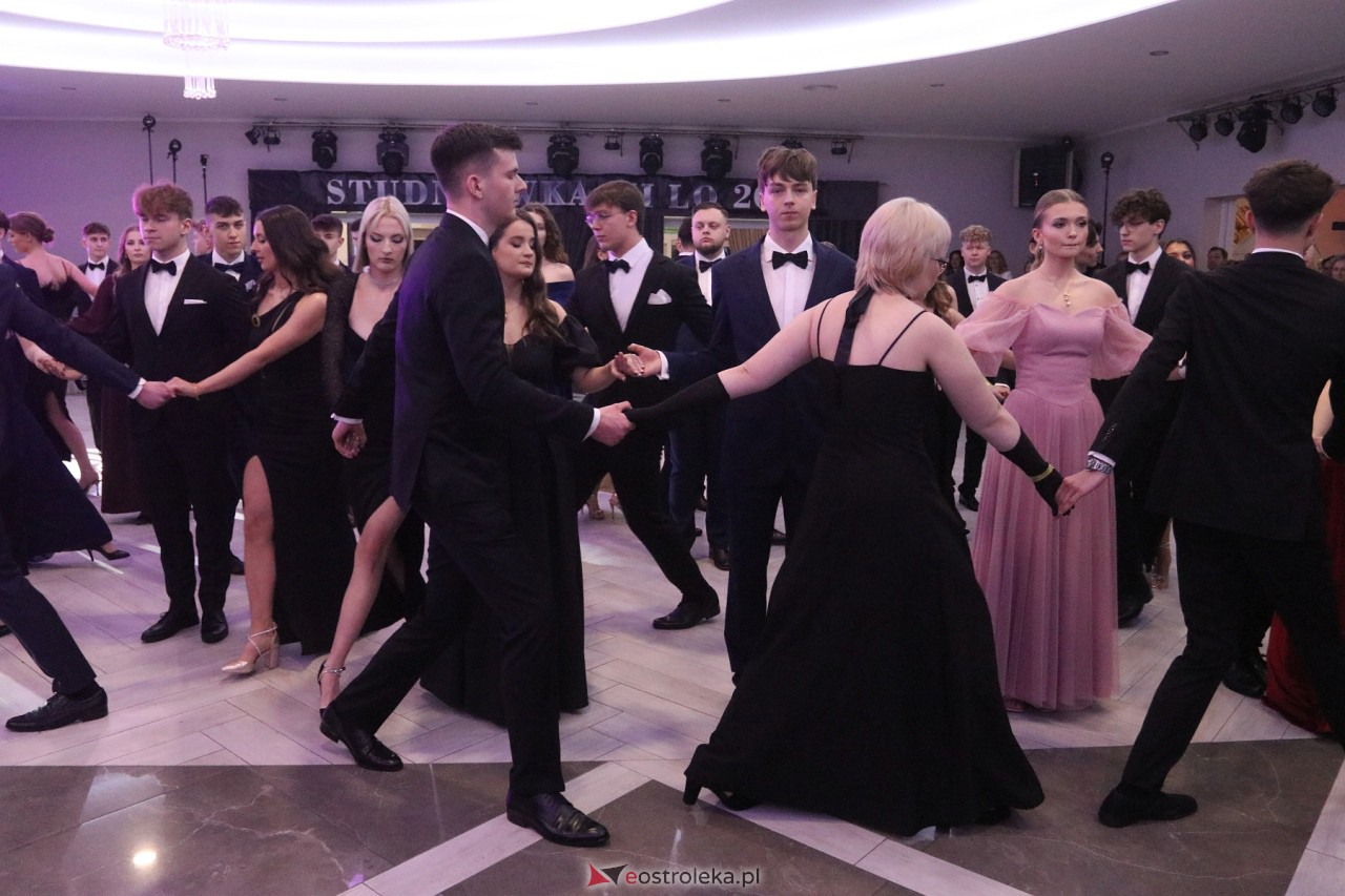 Studniówka II LO w Ostrołęce 2024 [10.02.2024] - zdjęcie #204 - eOstroleka.pl