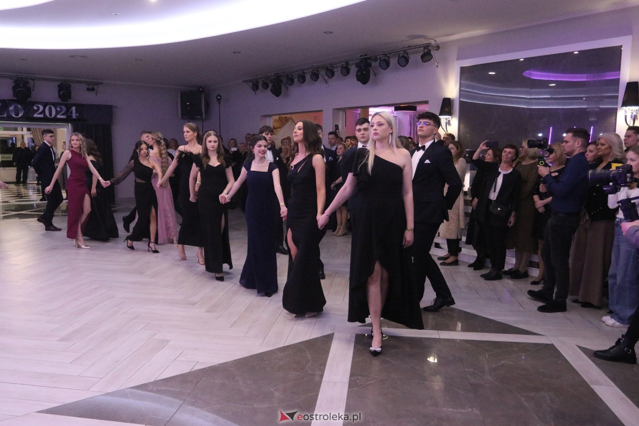 Studniówka II LO w Ostrołęce 2024 [10.02.2024] - zdjęcie #201 - eOstroleka.pl