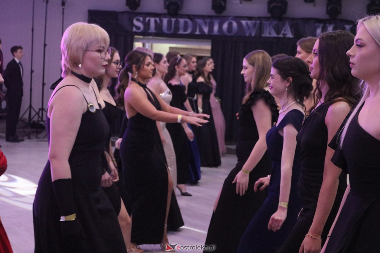 Studniówka II LO w Ostrołęce 2024 [10.02.2024] - zdjęcie #198 - eOstroleka.pl