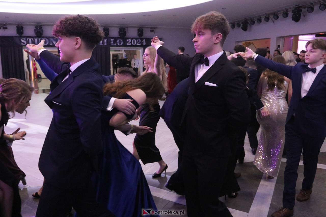Studniówka II LO w Ostrołęce 2024 [10.02.2024] - zdjęcie #192 - eOstroleka.pl