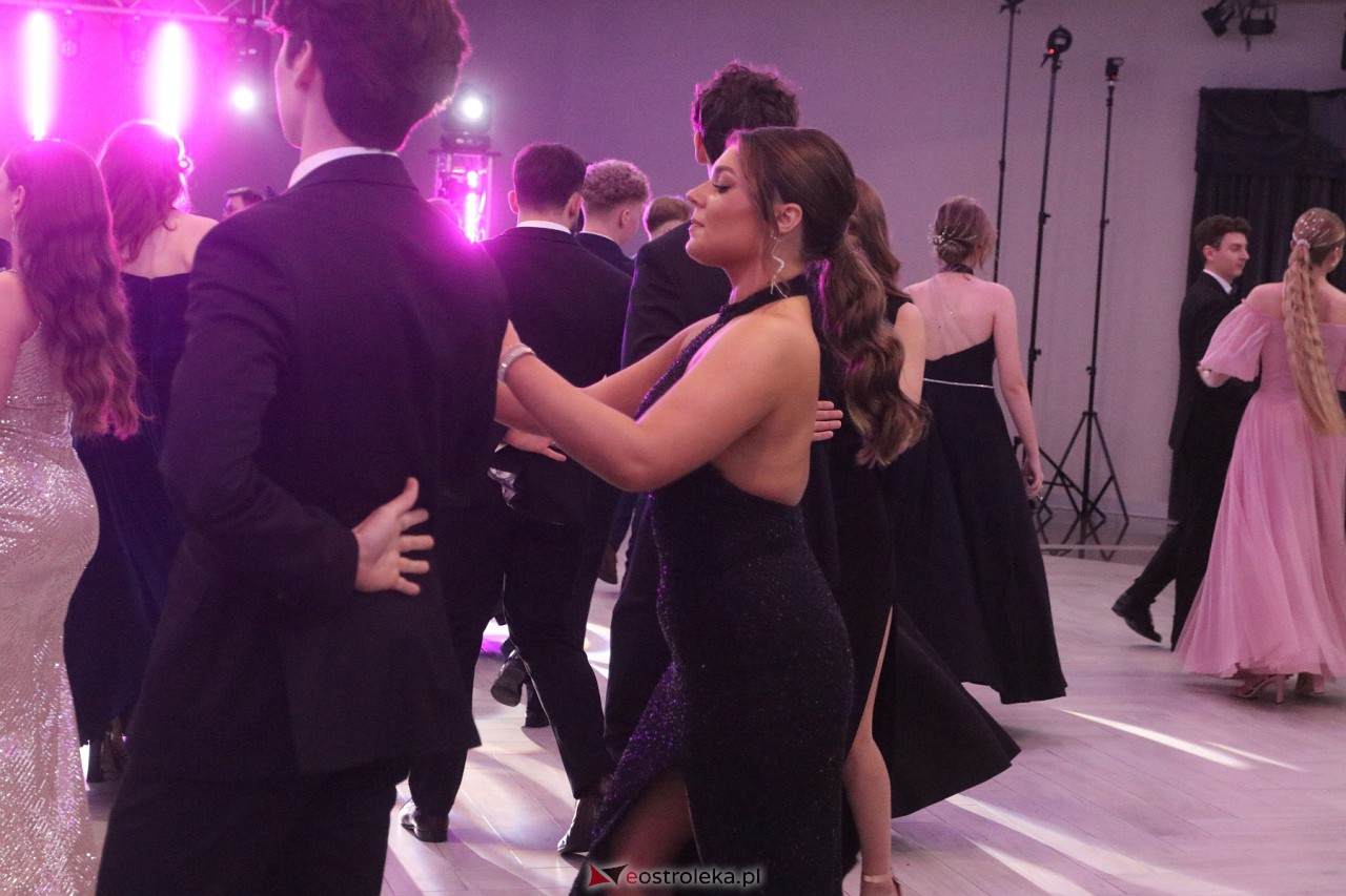 Studniówka II LO w Ostrołęce 2024 [10.02.2024] - zdjęcie #185 - eOstroleka.pl