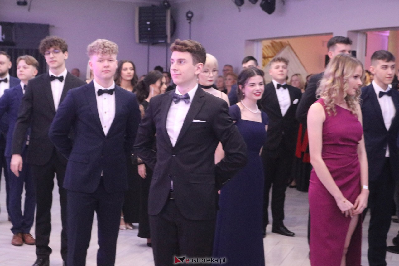 Studniówka II LO w Ostrołęce 2024 [10.02.2024] - zdjęcie #172 - eOstroleka.pl