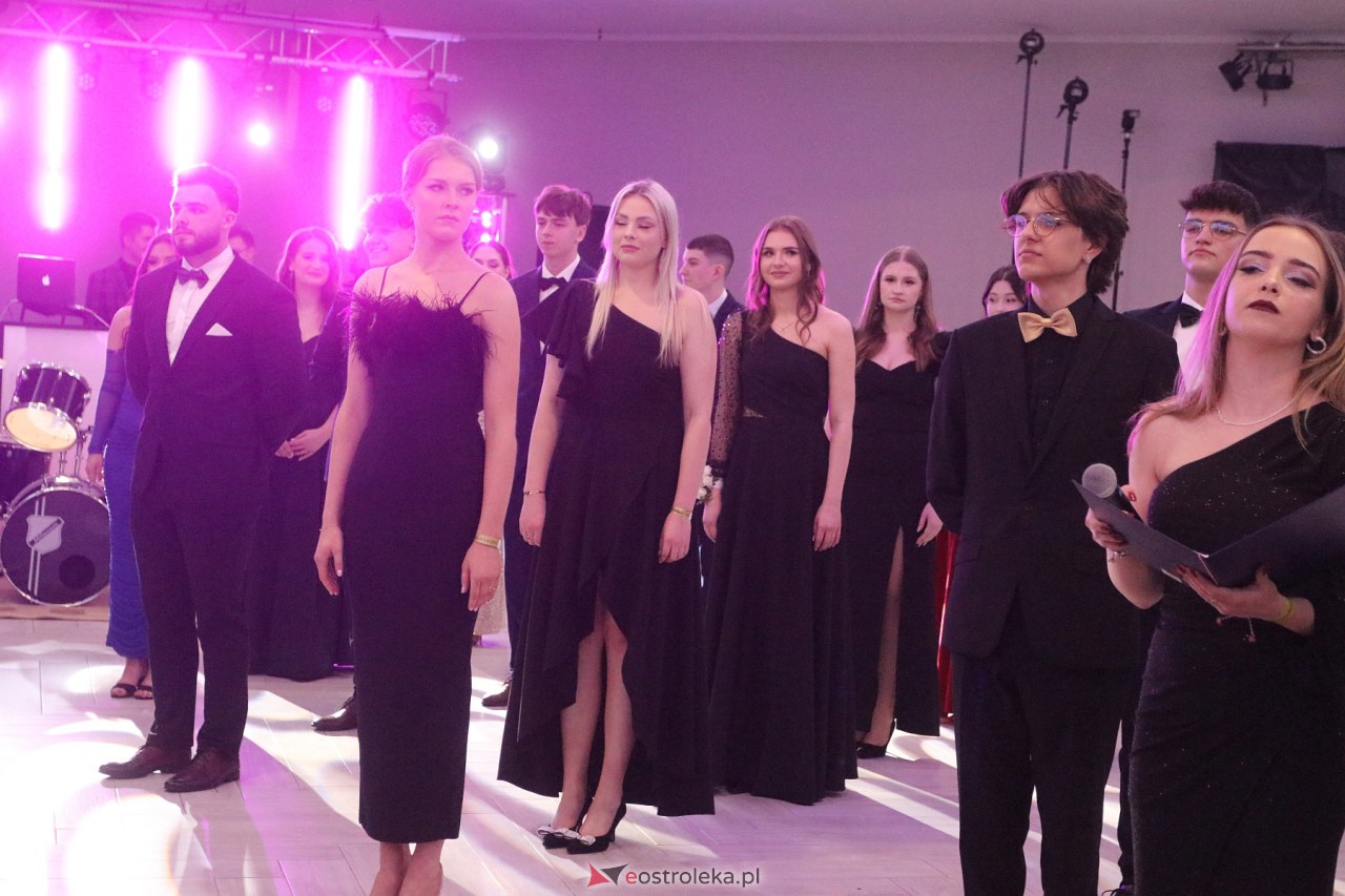 Studniówka II LO w Ostrołęce 2024 [10.02.2024] - zdjęcie #167 - eOstroleka.pl