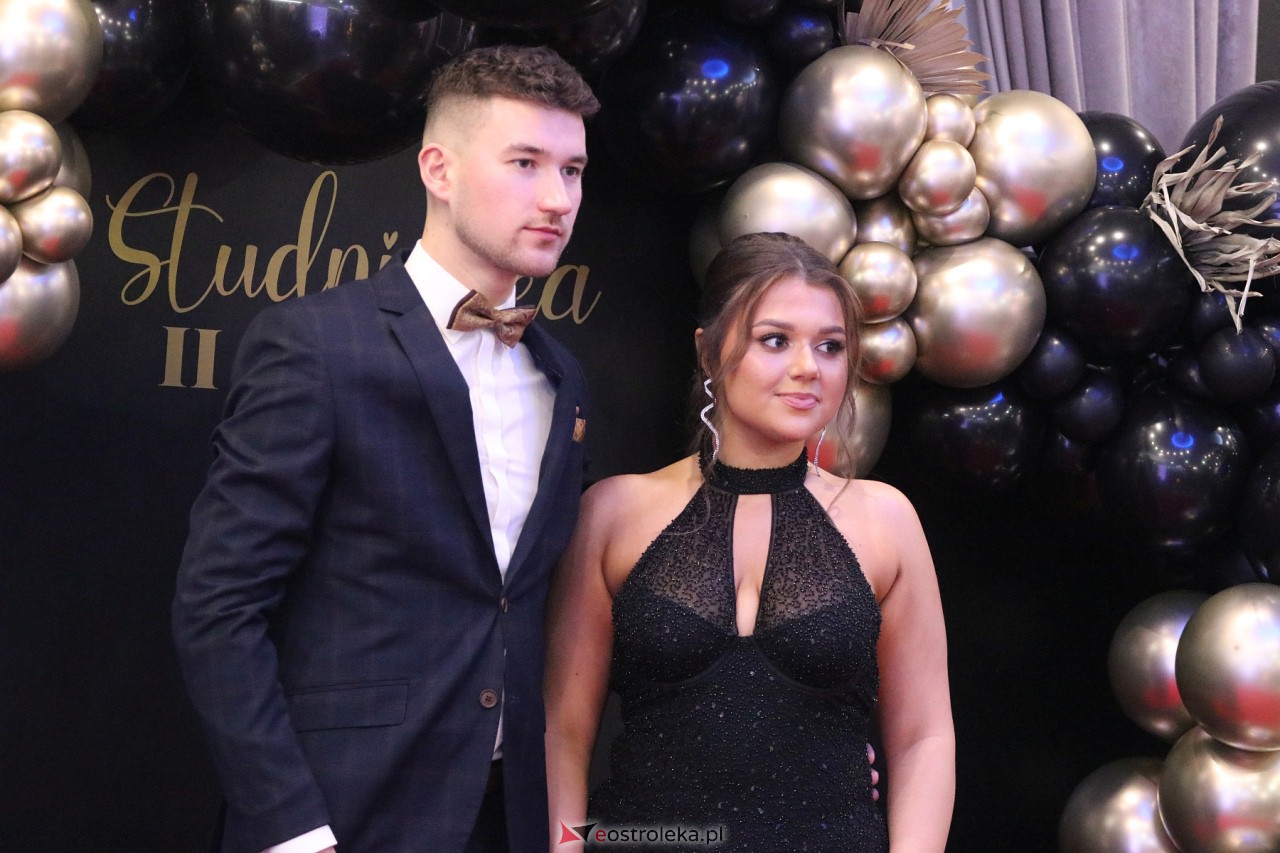 Studniówka II LO w Ostrołęce 2024 [10.02.2024] - zdjęcie #139 - eOstroleka.pl