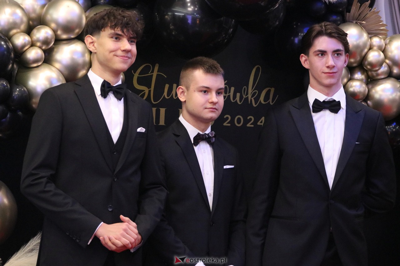 Studniówka II LO w Ostrołęce 2024 [10.02.2024] - zdjęcie #135 - eOstroleka.pl