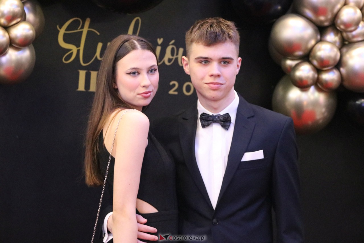 Studniówka II LO w Ostrołęce 2024 [10.02.2024] - zdjęcie #131 - eOstroleka.pl