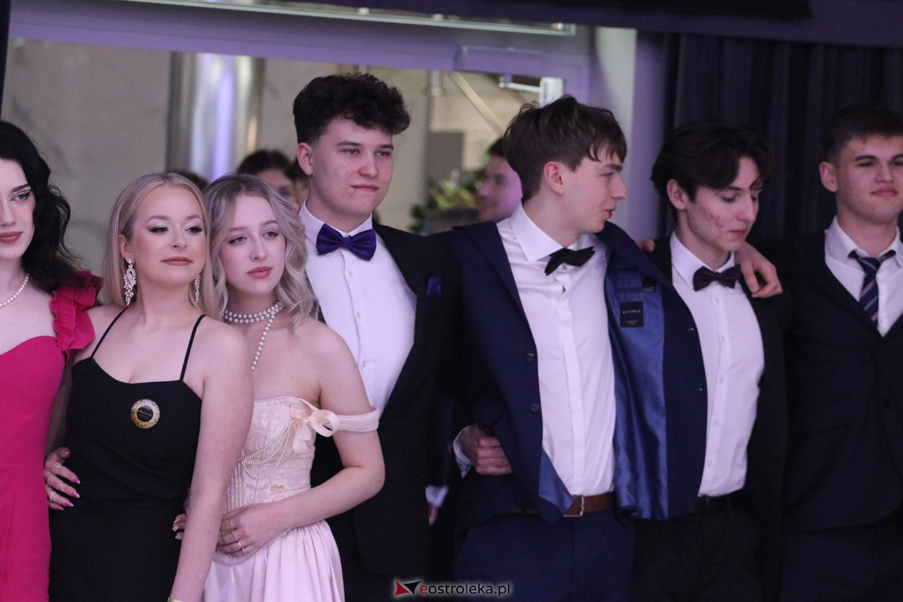 Studniówka II LO w Ostrołęce 2024 [10.02.2024] - zdjęcie #116 - eOstroleka.pl