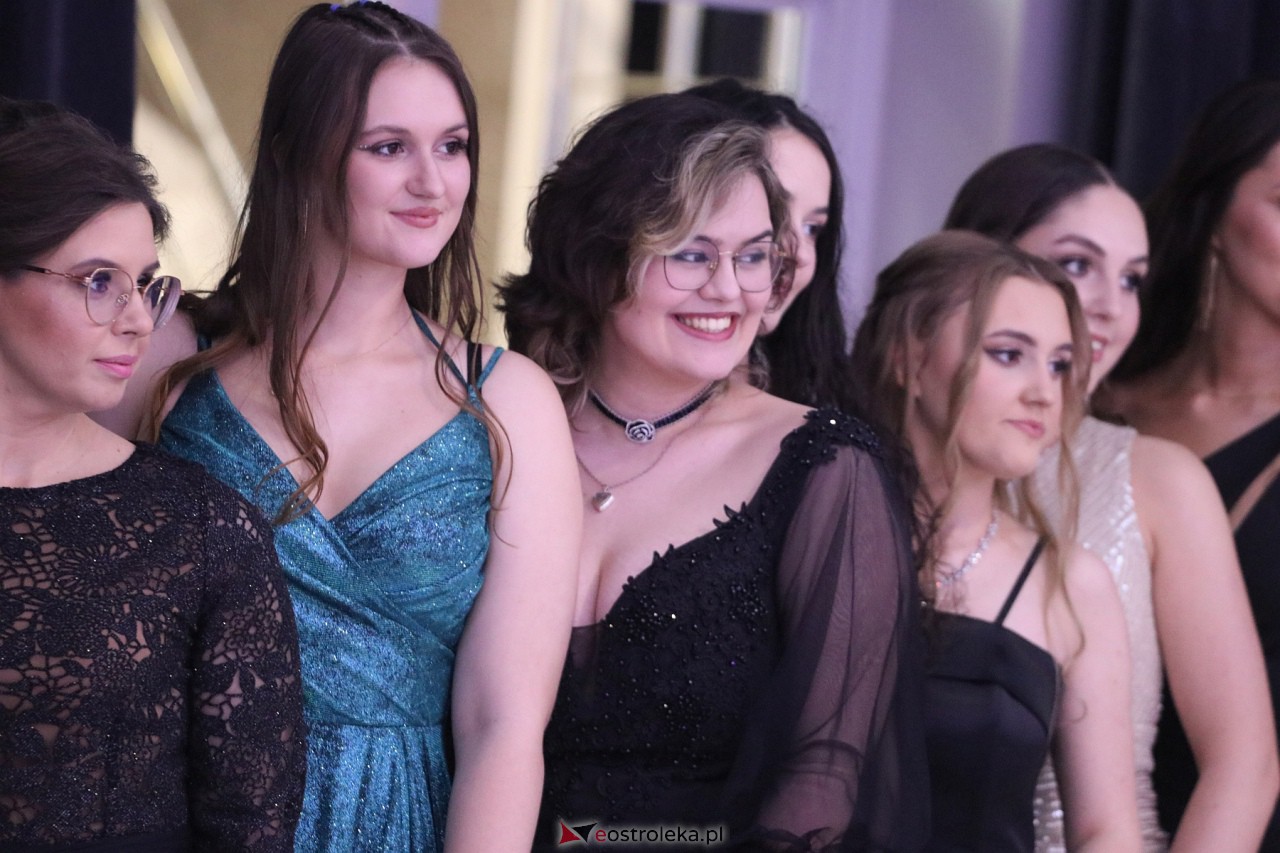 Studniówka II LO w Ostrołęce 2024 [10.02.2024] - zdjęcie #91 - eOstroleka.pl