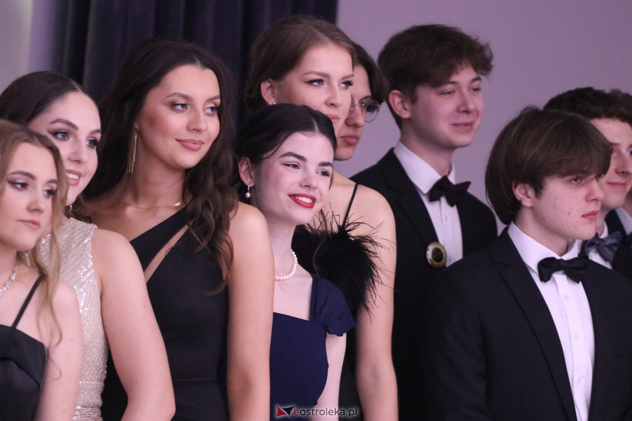Studniówka II LO w Ostrołęce 2024 [10.02.2024] - zdjęcie #90 - eOstroleka.pl