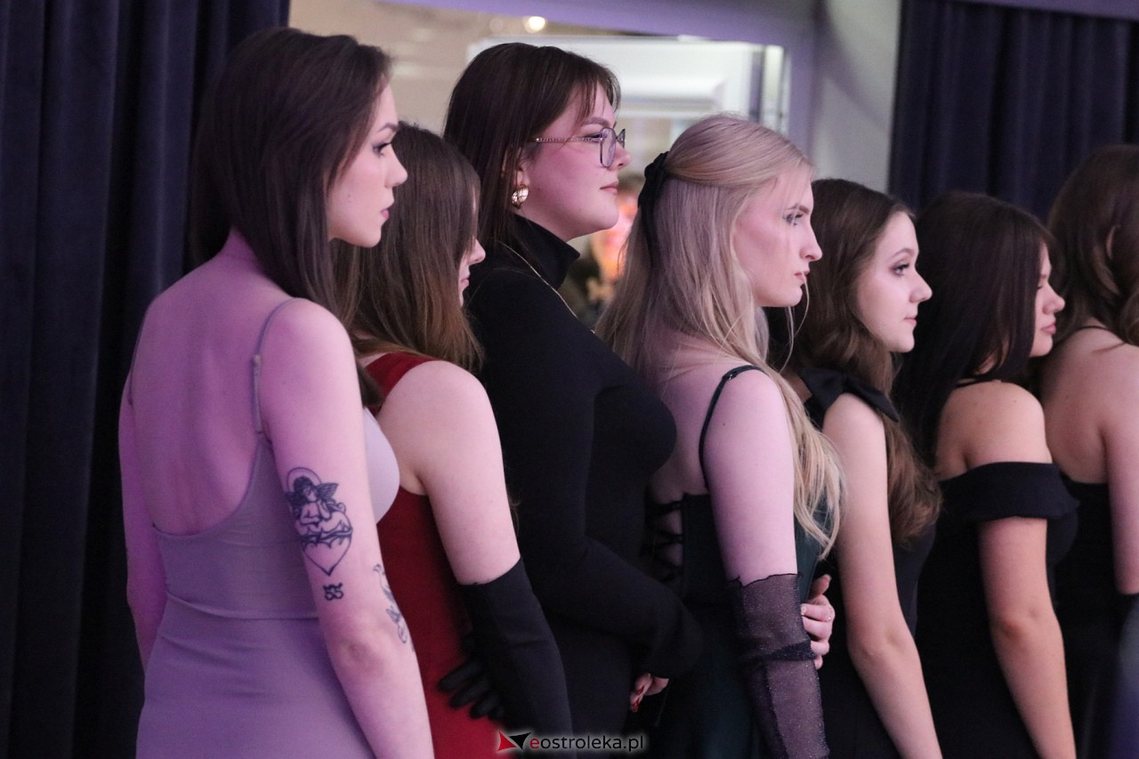 Studniówka II LO w Ostrołęce 2024 [10.02.2024] - zdjęcie #87 - eOstroleka.pl