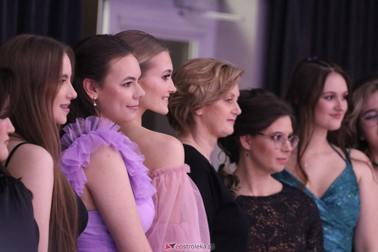 Studniówka II LO w Ostrołęce 2024 [10.02.2024] - zdjęcie #86 - eOstroleka.pl