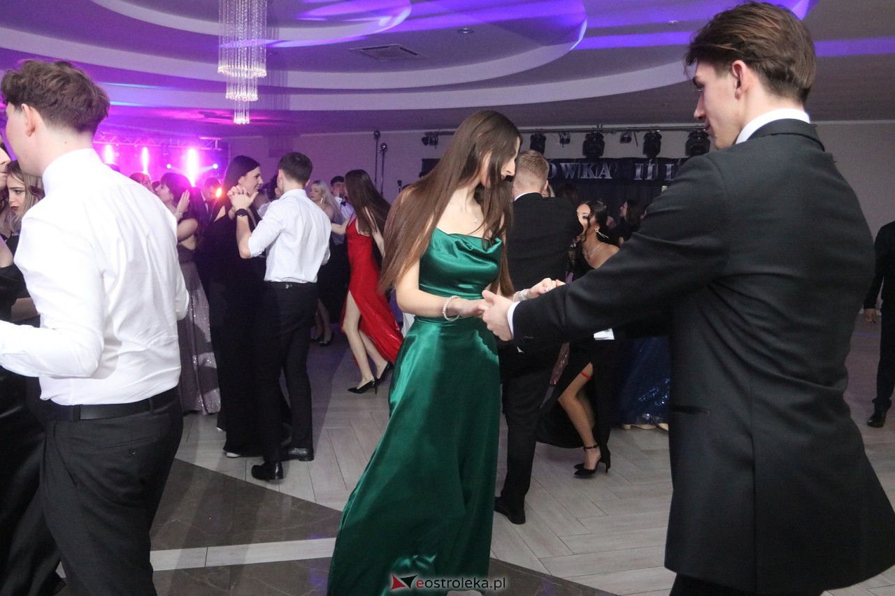 Studniówka II LO w Ostrołęce 2024 [10.02.2024] - zdjęcie #43 - eOstroleka.pl