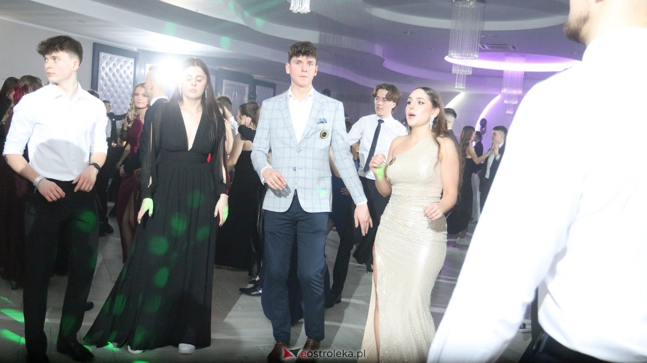 Studniówka II LO w Ostrołęce 2024 [10.02.2024] - zdjęcie #5 - eOstroleka.pl