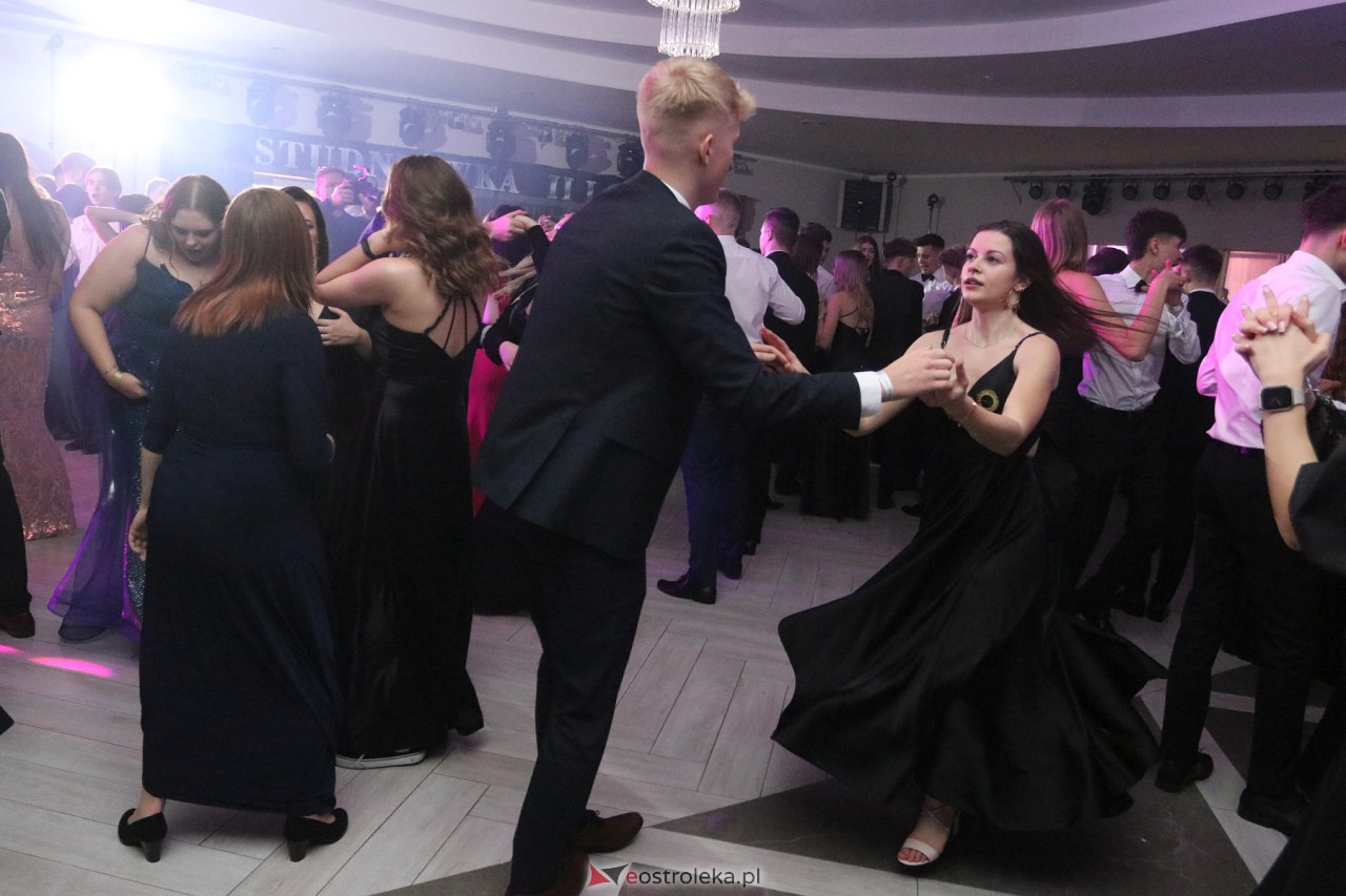 Studniówka II LO w Ostrołęce 2024 [10.02.2024] - zdjęcie #3 - eOstroleka.pl