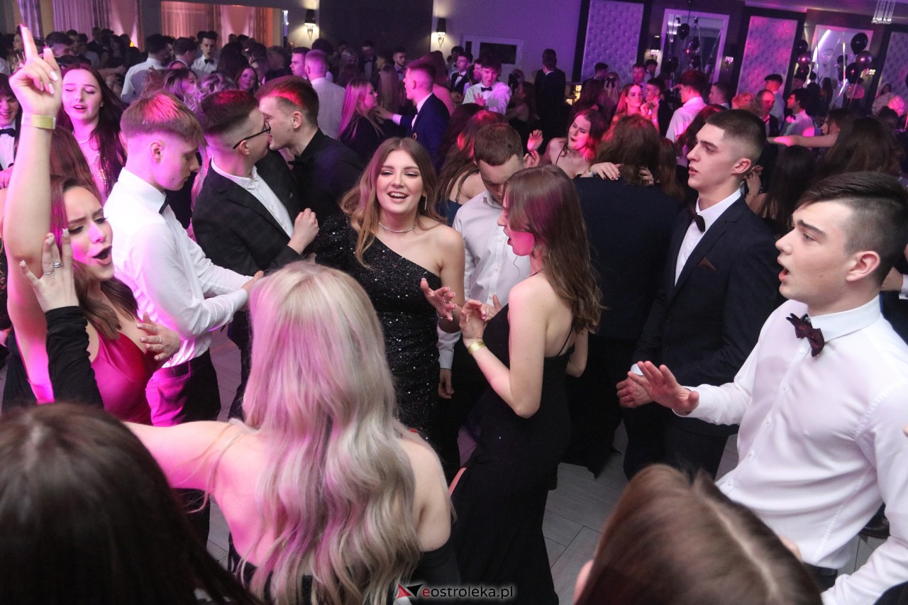 Studniówka II LO w Ostrołęce 2024 [10.02.2024] - zdjęcie #1 - eOstroleka.pl