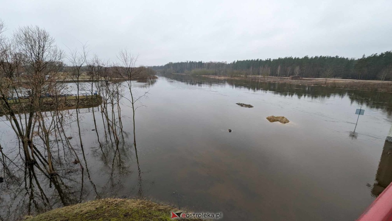 Poziom wody w Narwi - stan z 11 lutego 2024 [11.02.2024] - zdjęcie #35 - eOstroleka.pl