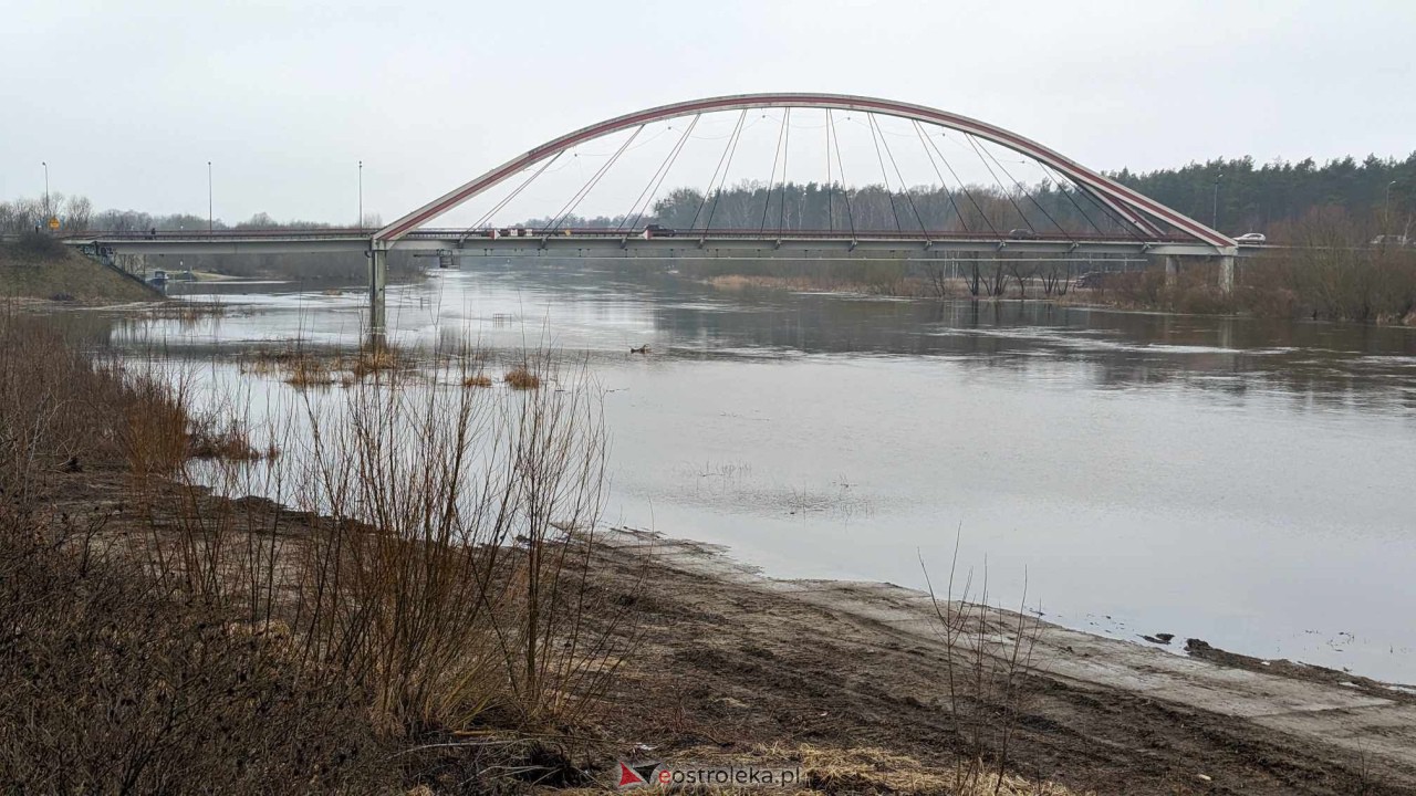Poziom wody w Narwi - stan z 11 lutego 2024 [11.02.2024] - zdjęcie #37 - eOstroleka.pl