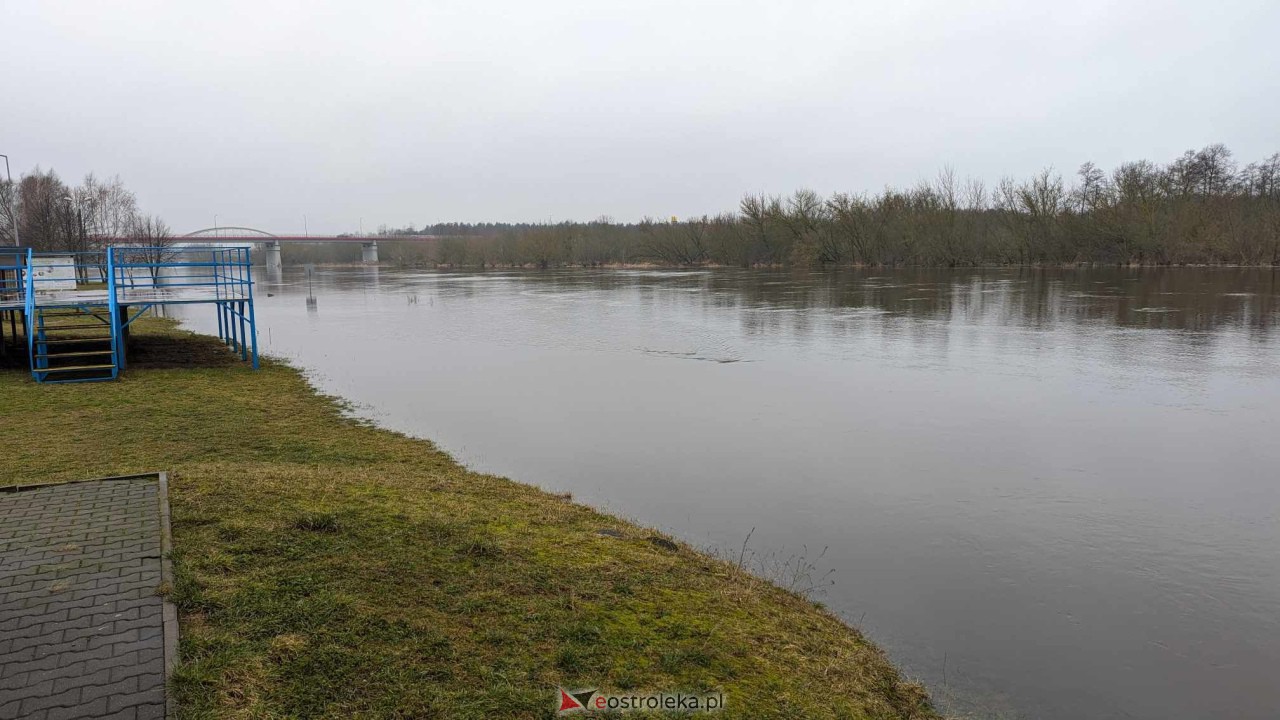 Poziom wody w Narwi - stan z 11 lutego 2024 [11.02.2024] - zdjęcie #40 - eOstroleka.pl