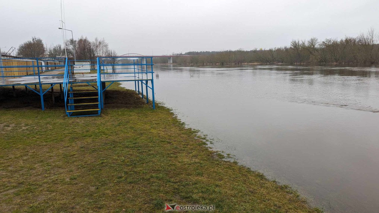 Poziom wody w Narwi - stan z 11 lutego 2024 [11.02.2024] - zdjęcie #49 - eOstroleka.pl