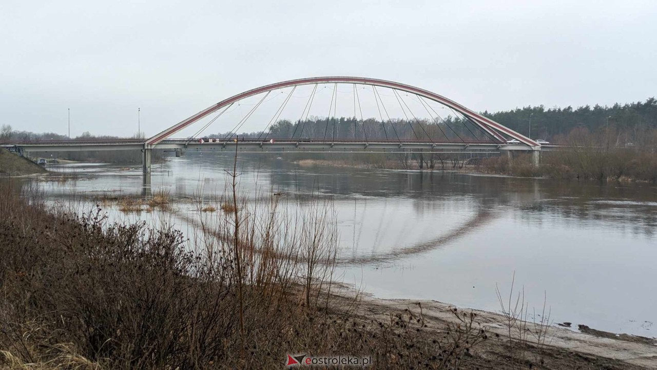 Poziom wody w Narwi - stan z 11 lutego 2024 [11.02.2024] - zdjęcie #50 - eOstroleka.pl