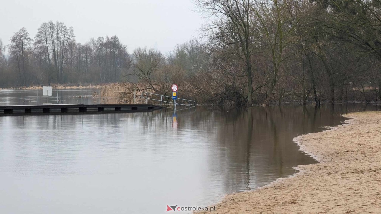 Poziom wody w Narwi - stan z 11 lutego 2024 [11.02.2024] - zdjęcie #72 - eOstroleka.pl