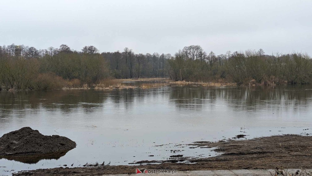 Poziom wody w Narwi - stan z 11 lutego 2024 [11.02.2024] - zdjęcie #80 - eOstroleka.pl