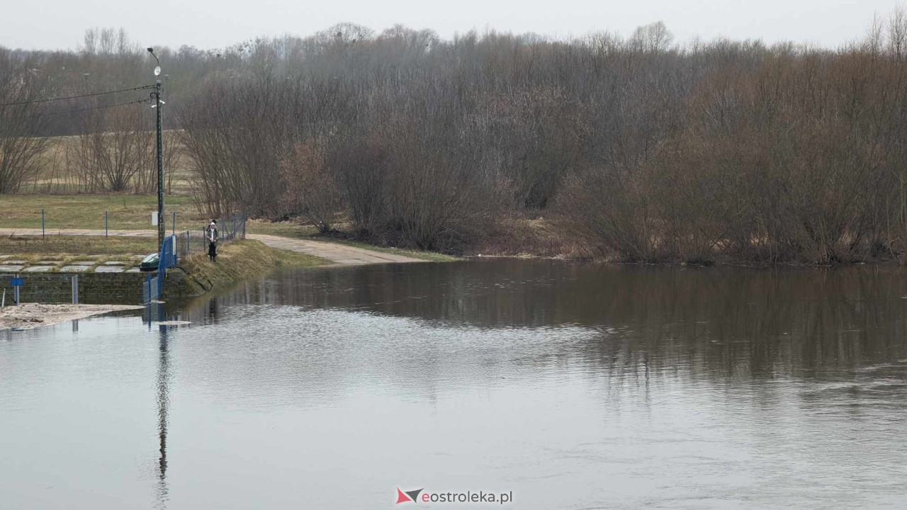 Poziom wody w Narwi - stan z 11 lutego 2024 [11.02.2024] - zdjęcie #88 - eOstroleka.pl