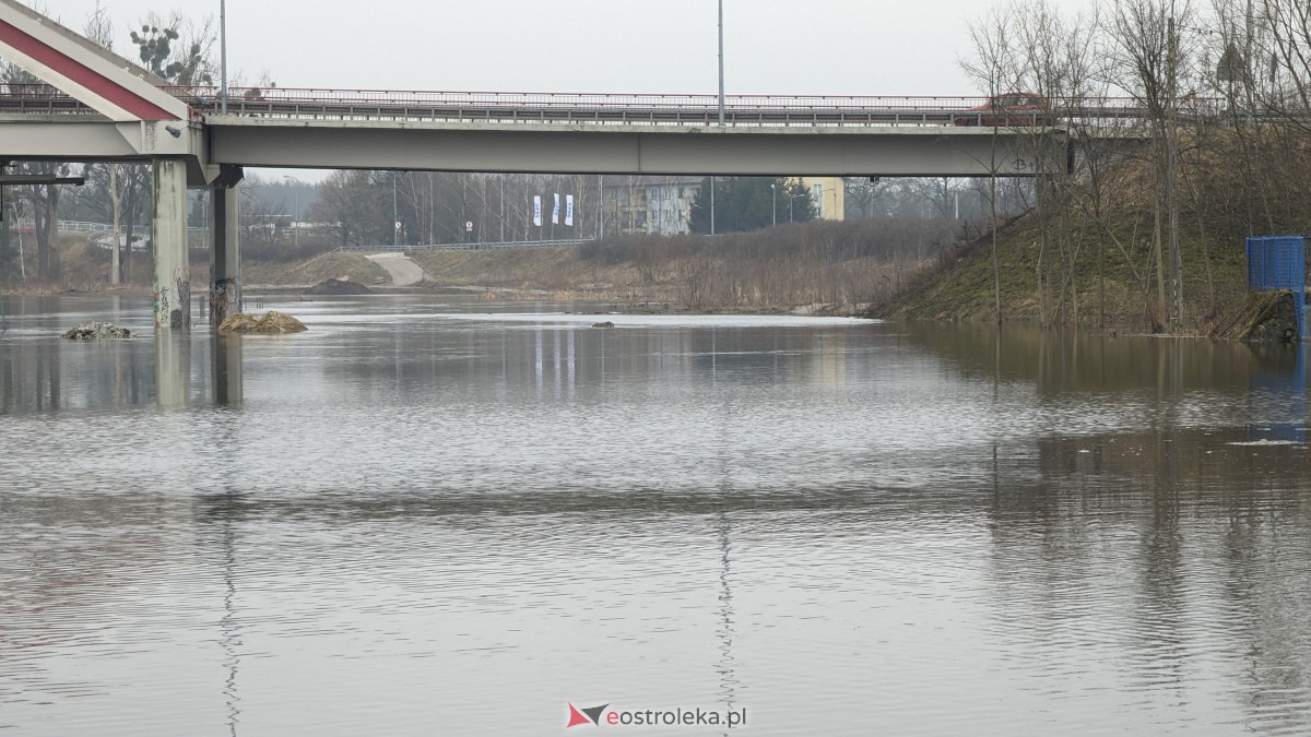 Poziom wody w Narwi - stan z 11 lutego 2024 [11.02.2024] - zdjęcie #8 - eOstroleka.pl