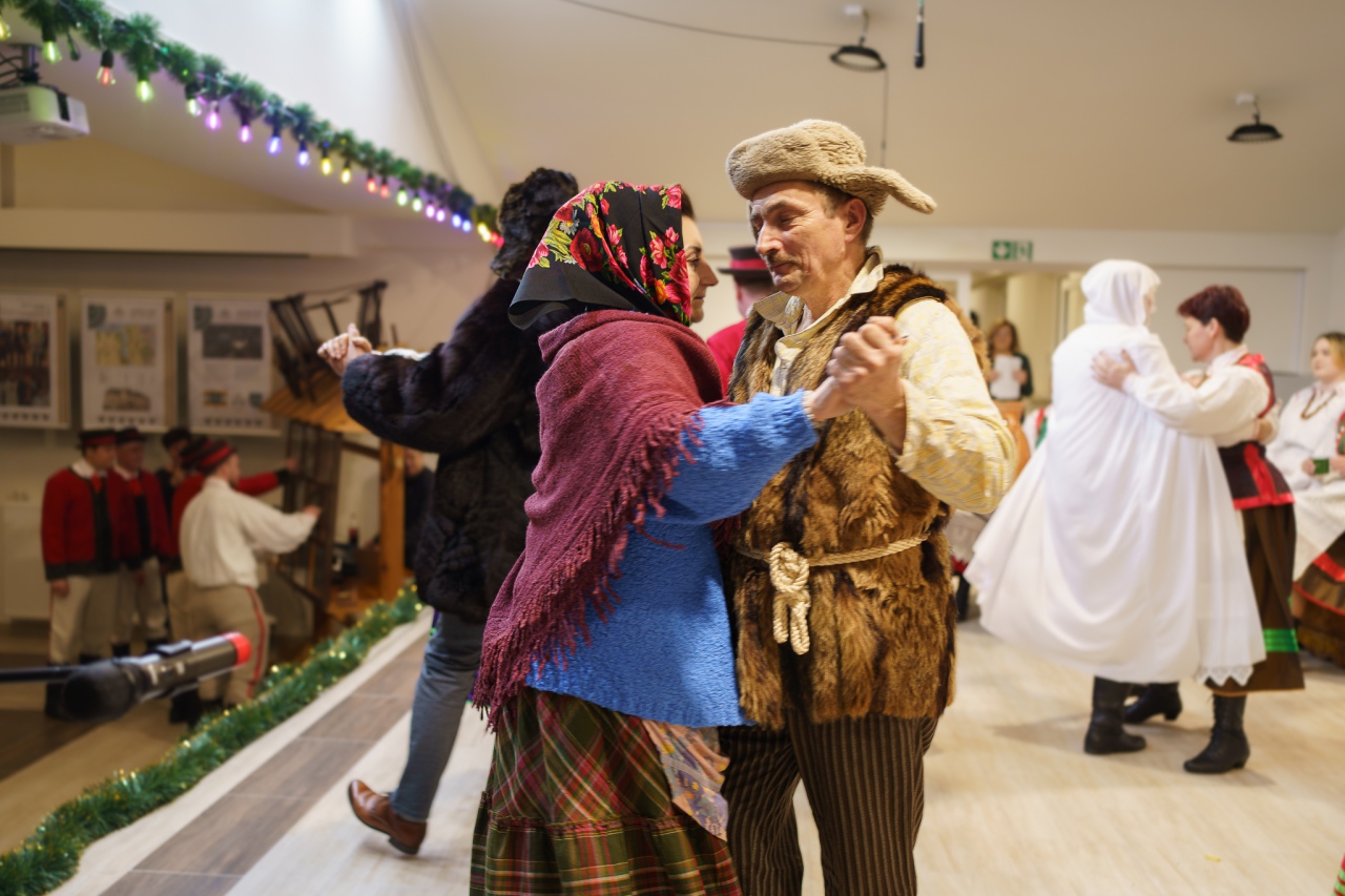 Zapusty kurpiowskie w Łysych [14.02.2024] - zdjęcie #10 - eOstroleka.pl