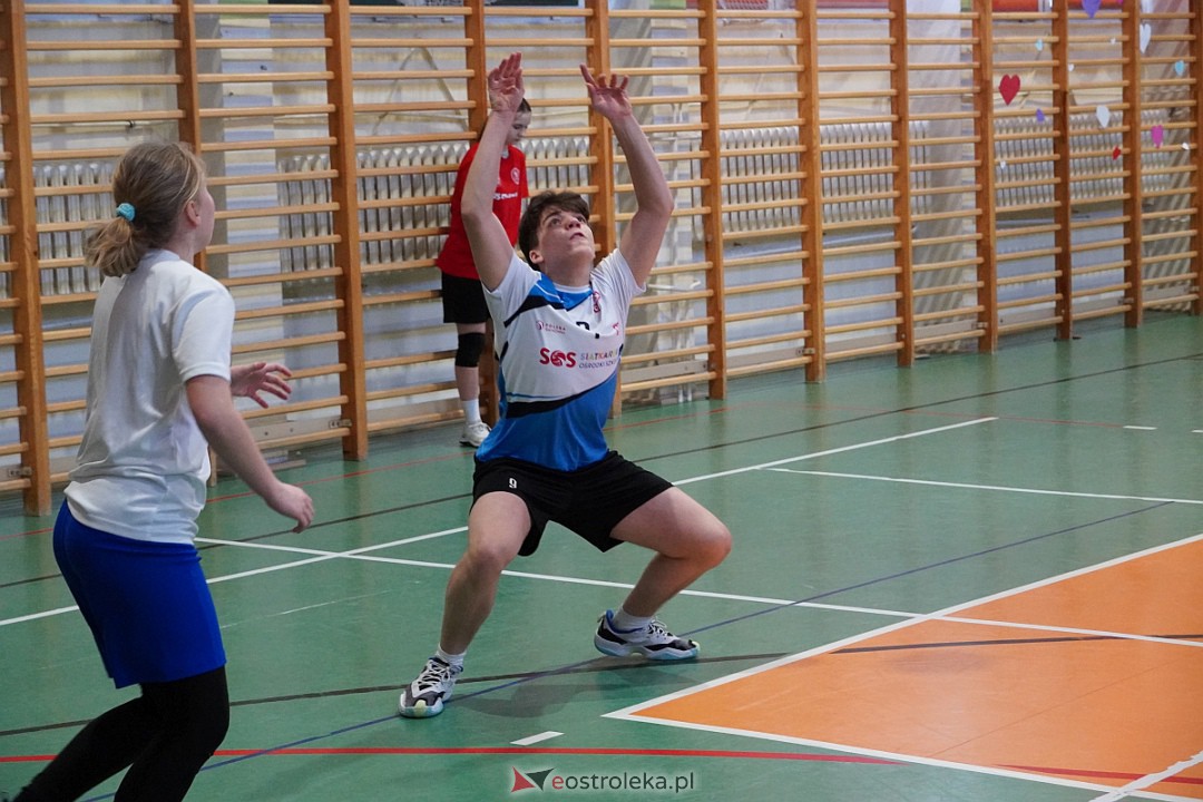 Walentynkowy turniej siatkówki w SP nr 5 [14.02.2024] - zdjęcie #41 - eOstroleka.pl