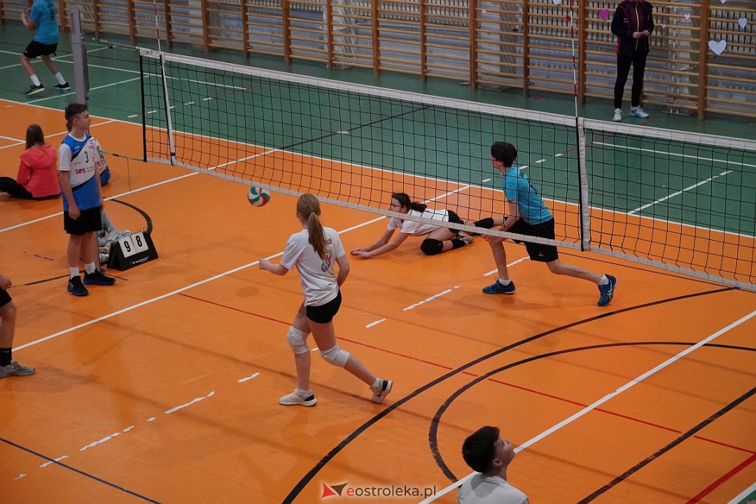 Walentynkowy turniej siatkówki w SP nr 5 [14.02.2024] - zdjęcie #20 - eOstroleka.pl