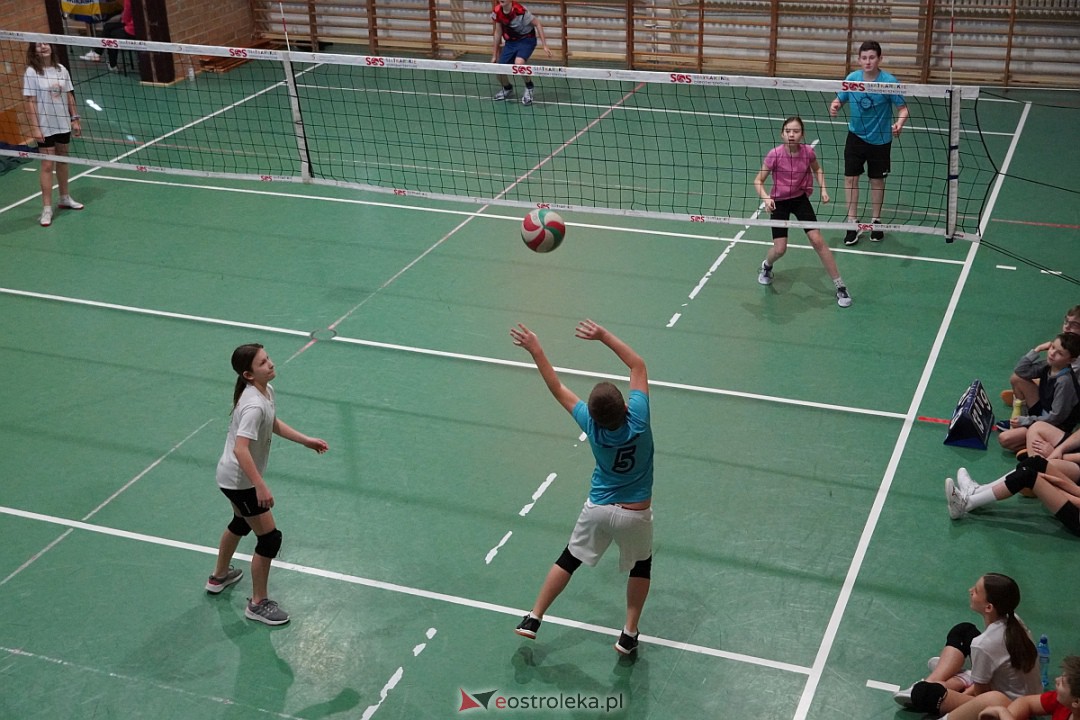 Walentynkowy turniej siatkówki w SP nr 5 [14.02.2024] - zdjęcie #7 - eOstroleka.pl