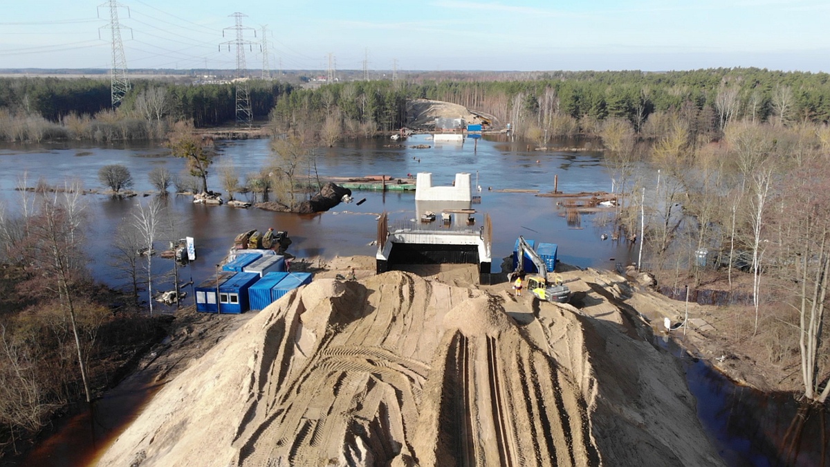 Budowa mostu na Narwi w Teodorowie zgodnie z harmonogramem - zdjęcie #5 - eOstroleka.pl