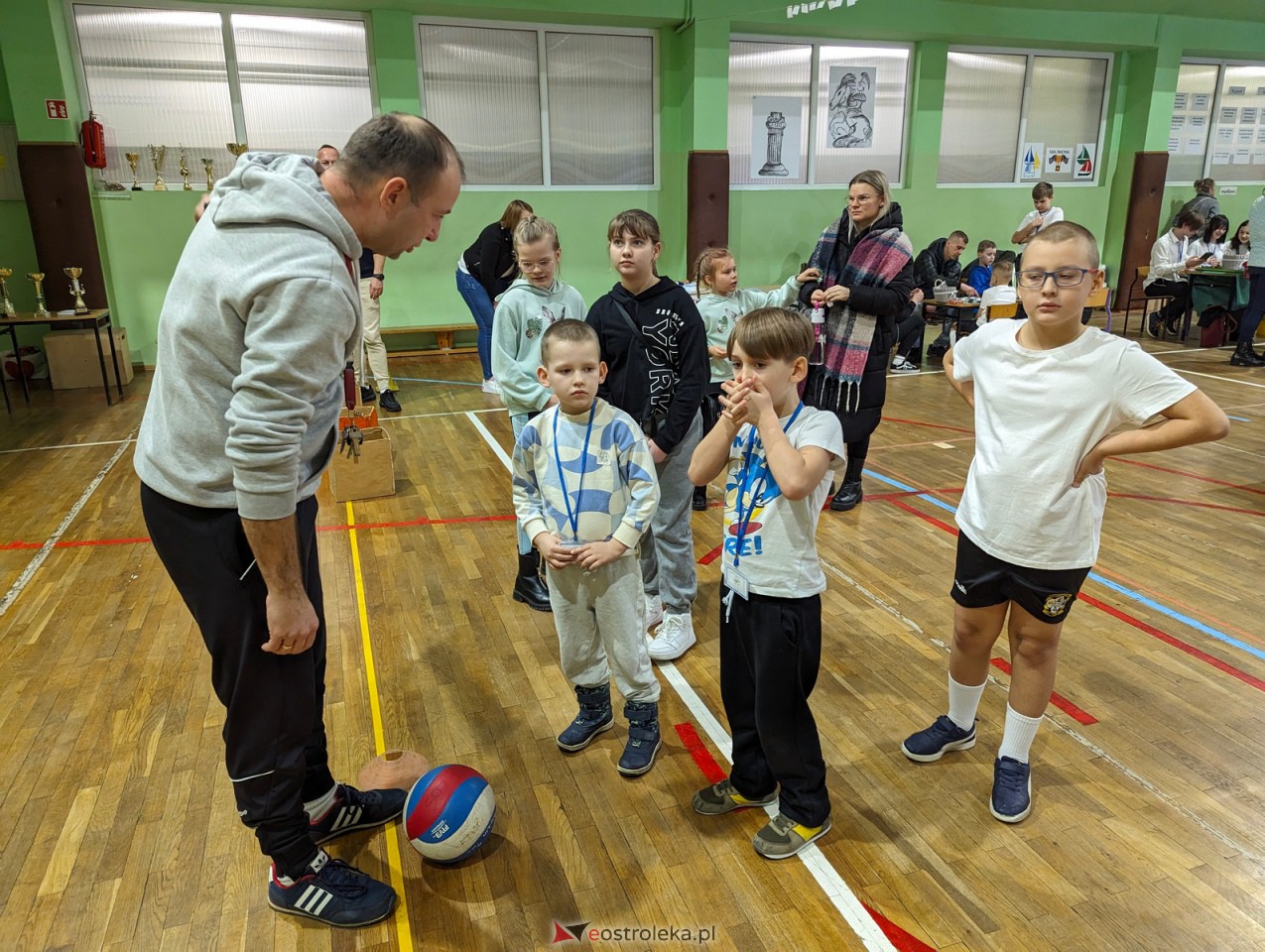 Spotkanie z Zeusem Olimpijczykiem w Szkole Podstawowej nr 2 [16.02.2024] - zdjęcie #11 - eOstroleka.pl