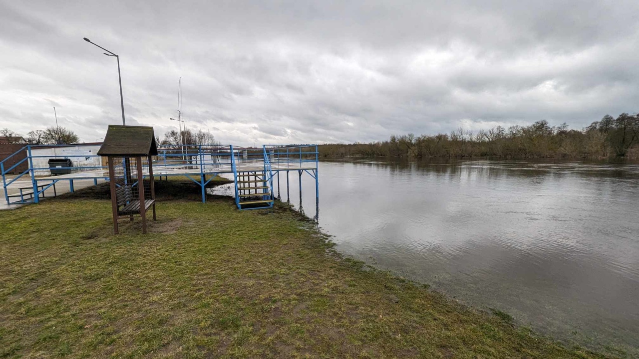 Rzeka Narew w Ostrołęce [17.02.2024] - zdjęcie #2 - eOstroleka.pl