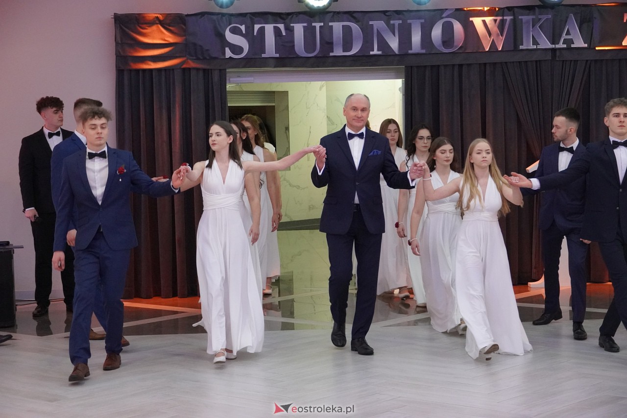 Studniówka ZSZ 1 w Ostrołęce [17.02.2024] - zdjęcie #194 - eOstroleka.pl