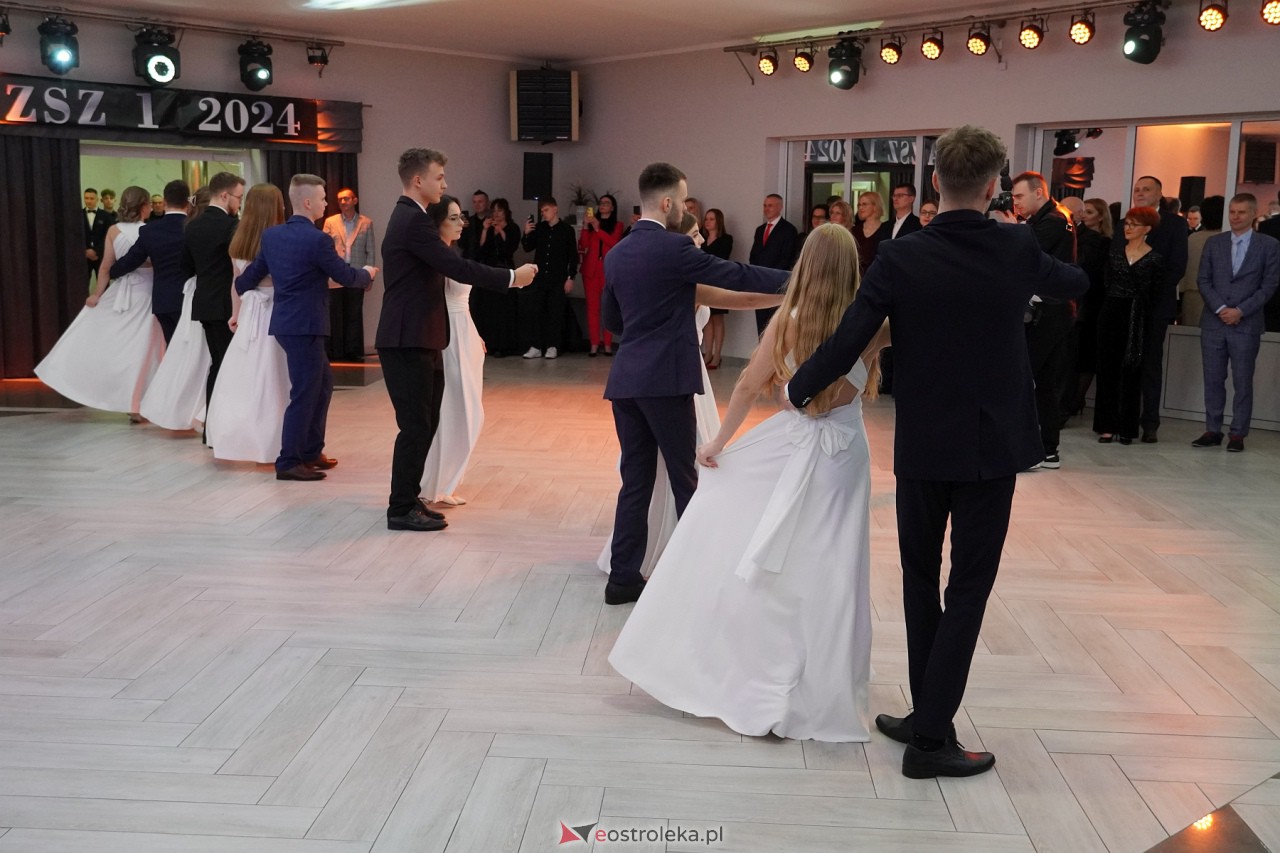 Studniówka ZSZ 1 w Ostrołęce [17.02.2024] - zdjęcie #190 - eOstroleka.pl