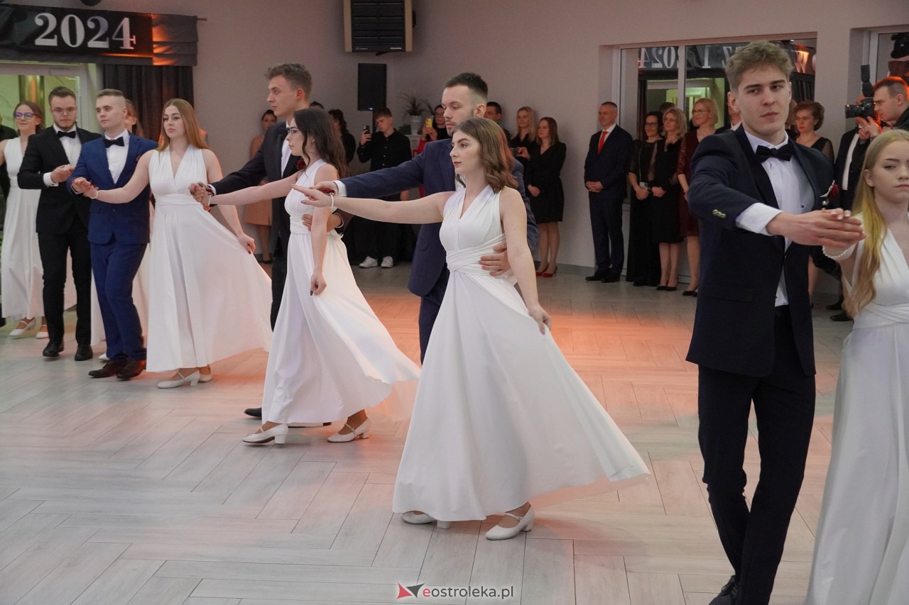 Studniówka ZSZ 1 w Ostrołęce [17.02.2024] - zdjęcie #189 - eOstroleka.pl