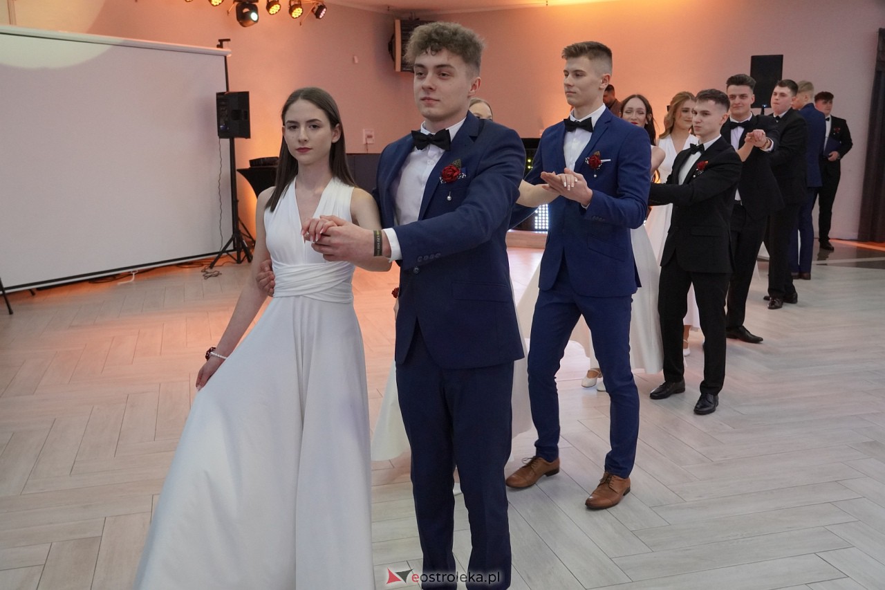 Studniówka ZSZ 1 w Ostrołęce [17.02.2024] - zdjęcie #187 - eOstroleka.pl