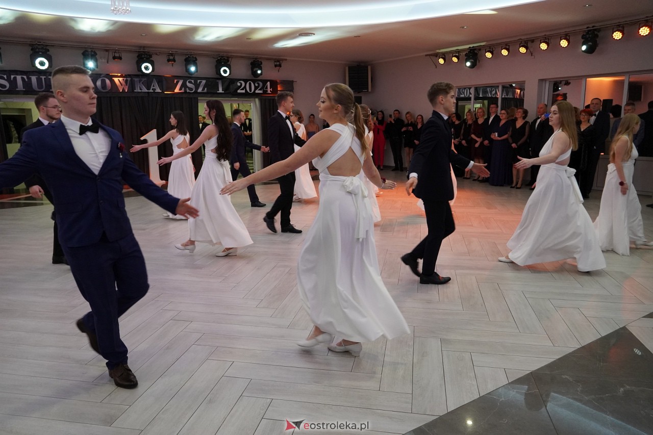 Studniówka ZSZ 1 w Ostrołęce [17.02.2024] - zdjęcie #185 - eOstroleka.pl