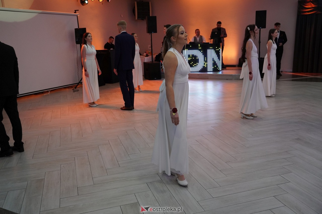 Studniówka ZSZ 1 w Ostrołęce [17.02.2024] - zdjęcie #183 - eOstroleka.pl