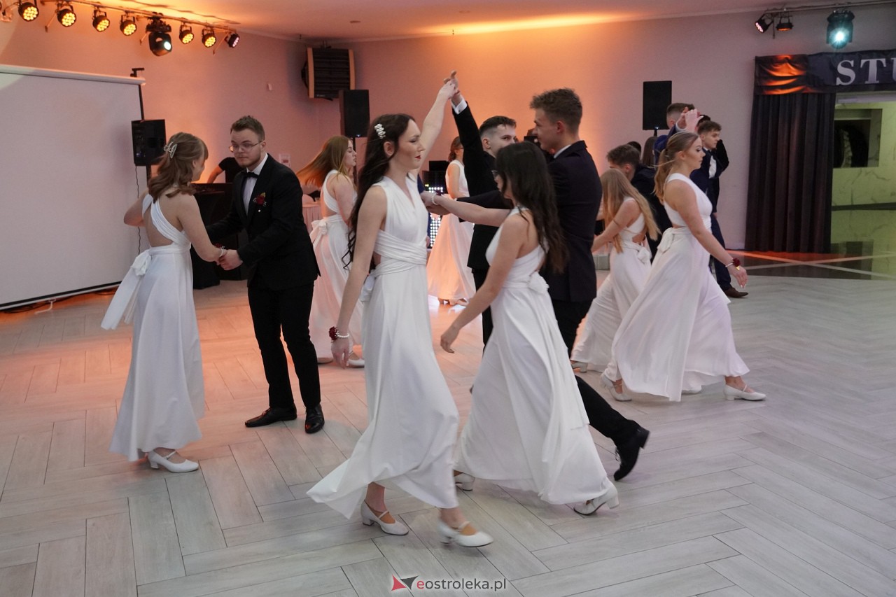 Studniówka ZSZ 1 w Ostrołęce [17.02.2024] - zdjęcie #176 - eOstroleka.pl