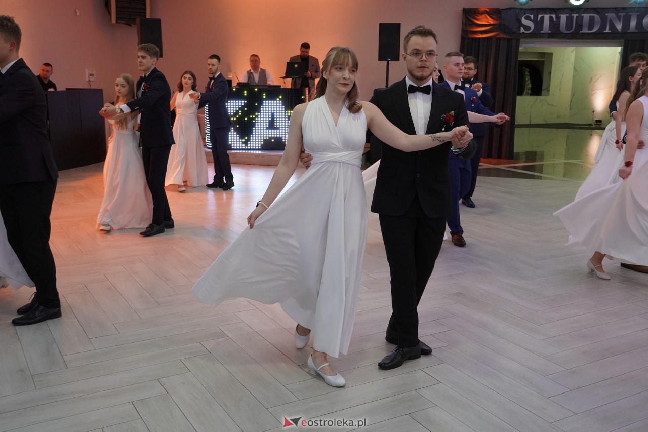 Studniówka ZSZ 1 w Ostrołęce [17.02.2024] - zdjęcie #174 - eOstroleka.pl