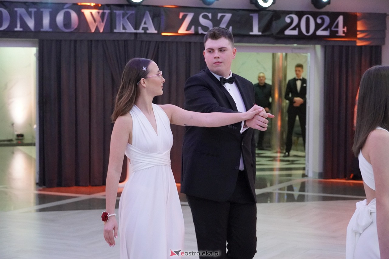 Studniówka ZSZ 1 w Ostrołęce [17.02.2024] - zdjęcie #171 - eOstroleka.pl