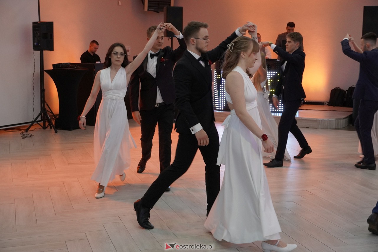 Studniówka ZSZ 1 w Ostrołęce [17.02.2024] - zdjęcie #168 - eOstroleka.pl