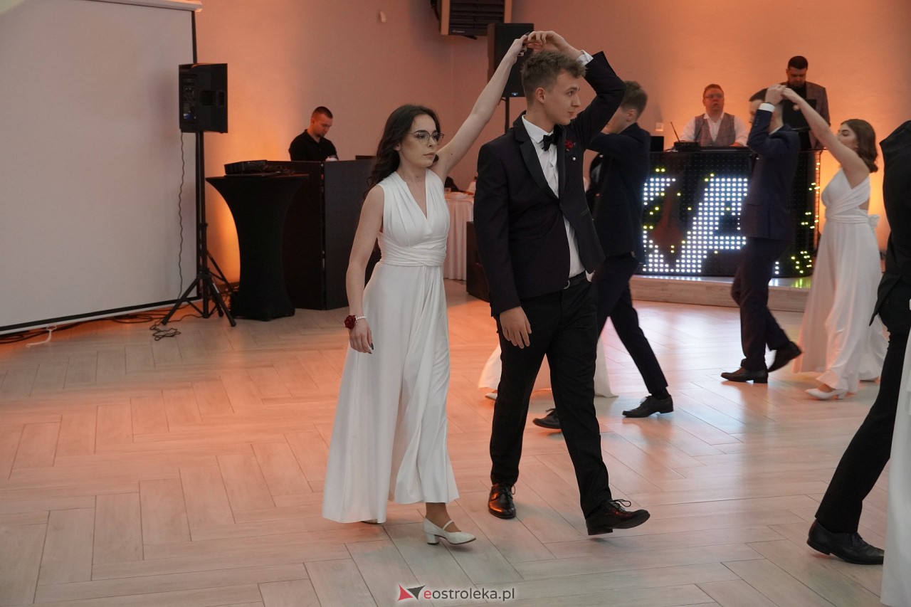 Studniówka ZSZ 1 w Ostrołęce [17.02.2024] - zdjęcie #167 - eOstroleka.pl