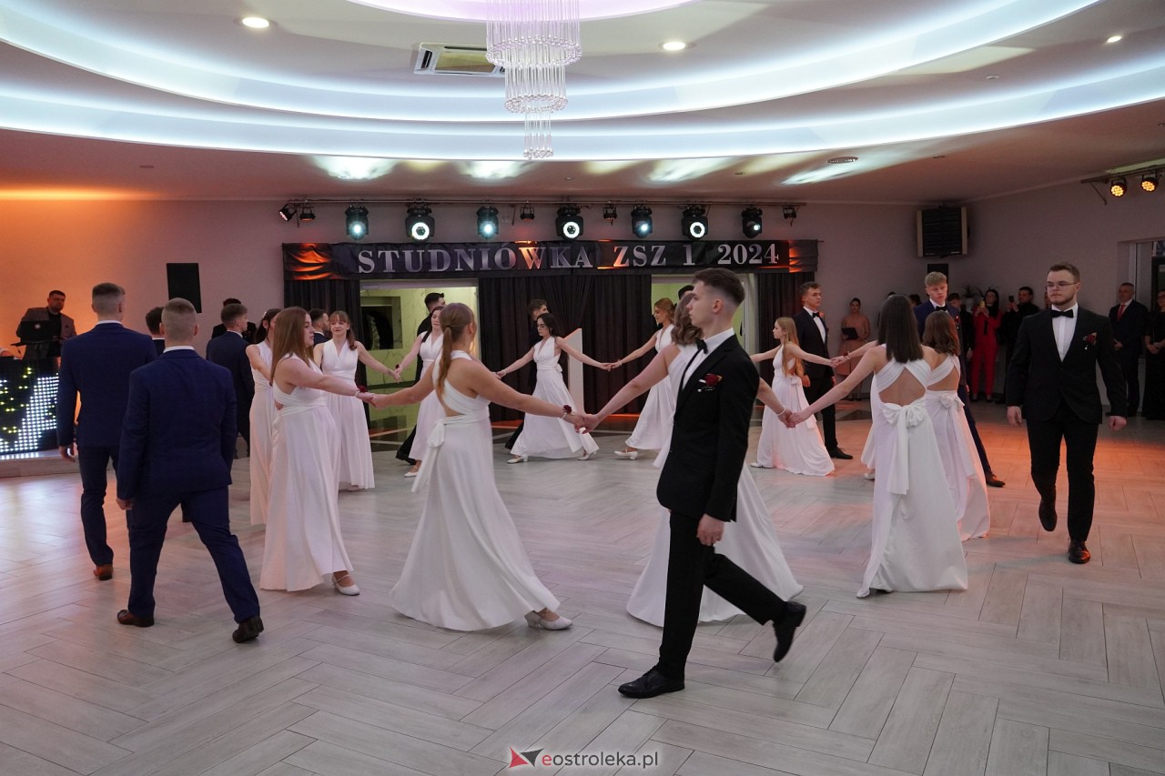 Studniówka ZSZ 1 w Ostrołęce [17.02.2024] - zdjęcie #238 - eOstroleka.pl