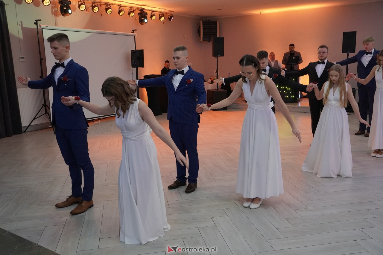 Studniówka ZSZ 1 w Ostrołęce [17.02.2024] - zdjęcie #229 - eOstroleka.pl