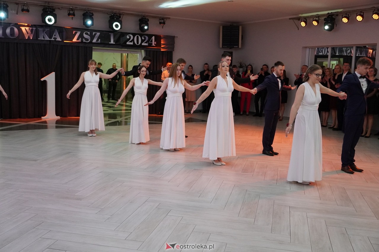 Studniówka ZSZ 1 w Ostrołęce [17.02.2024] - zdjęcie #227 - eOstroleka.pl