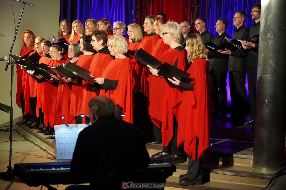 Koncert Love Story Ostrołęckiego Chóru Kameralnego [18.02.2024] - zdjęcie #3 - eOstroleka.pl